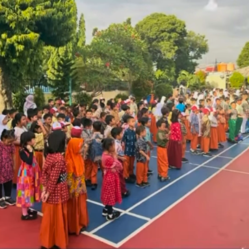 Hari Batik Nasional Sekolah Dasar Kartika X-7 Merayakan Warisan Budaya Sejak Usia Dini